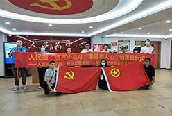 “點亮小夜燈，溫暖老人心”——輕出公司黨員、團員志愿者為人民街社區老人送上感應小夜燈