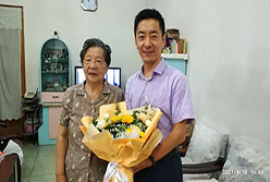 廣州輕出集團黨委領導班子中秋節前慰問離退休干部